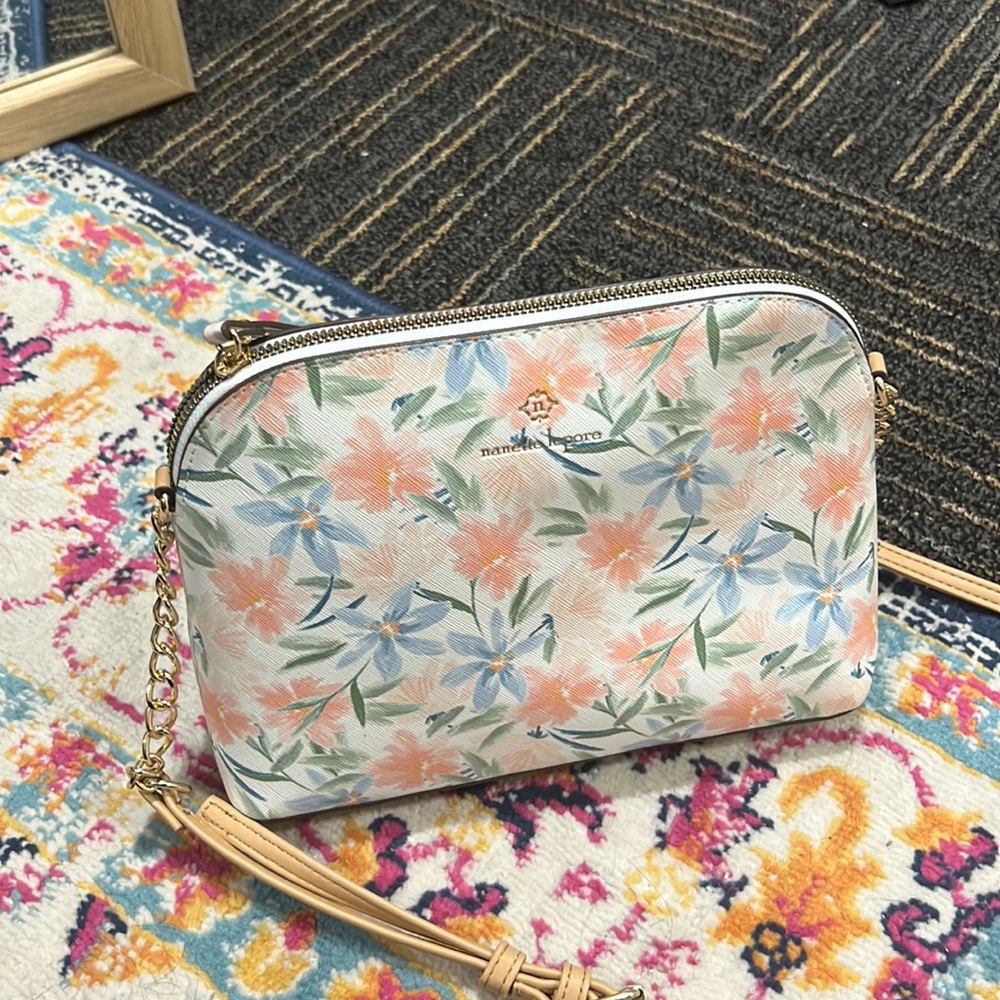 Crossbody purse
